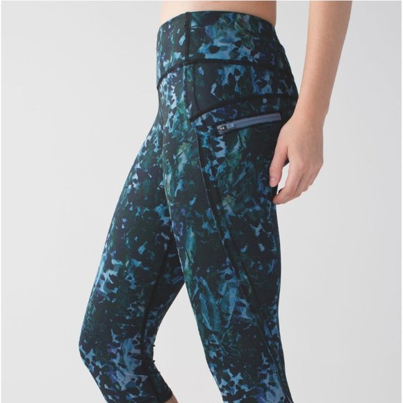 lululemon athletica Pants - Lululemon Run Top Speed Crop Full-On Luxtreme Floral Backdrop Blue Denim Multi 6